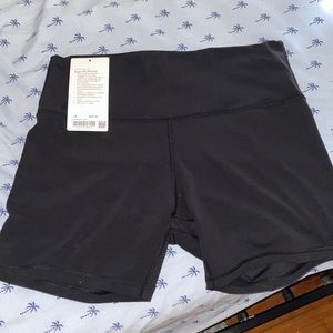 Lulu Lemon Align HR 6” bike shorts
